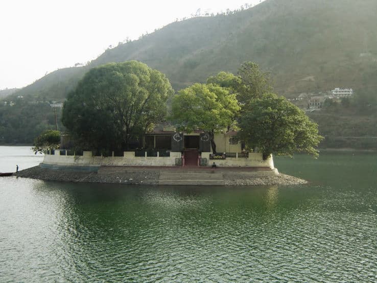 Bhimtal-Lake_nainital