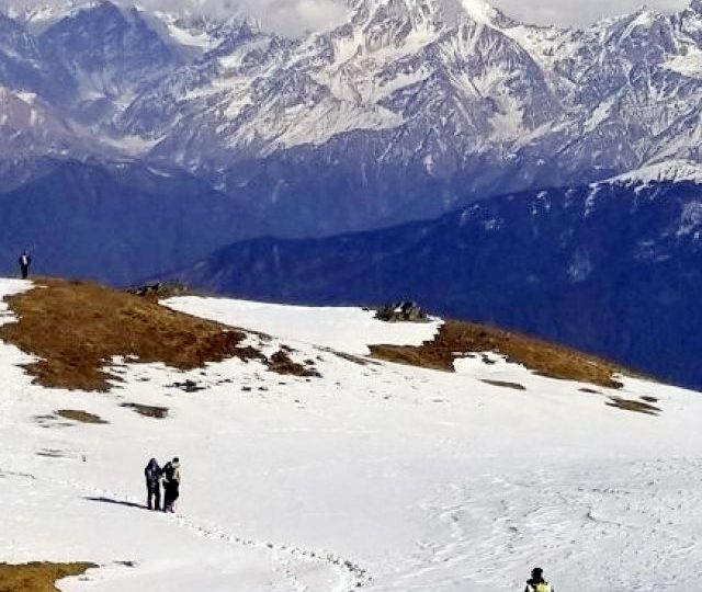 trek-to-dyara-bugyal