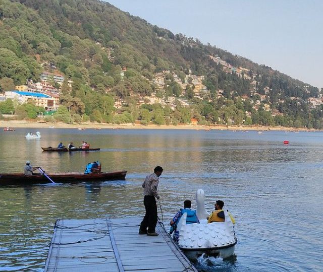 1200px-Lake_at_Nainital