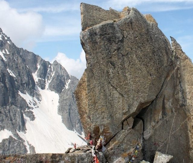 Side-face-of-Kinner-Kailash-peak